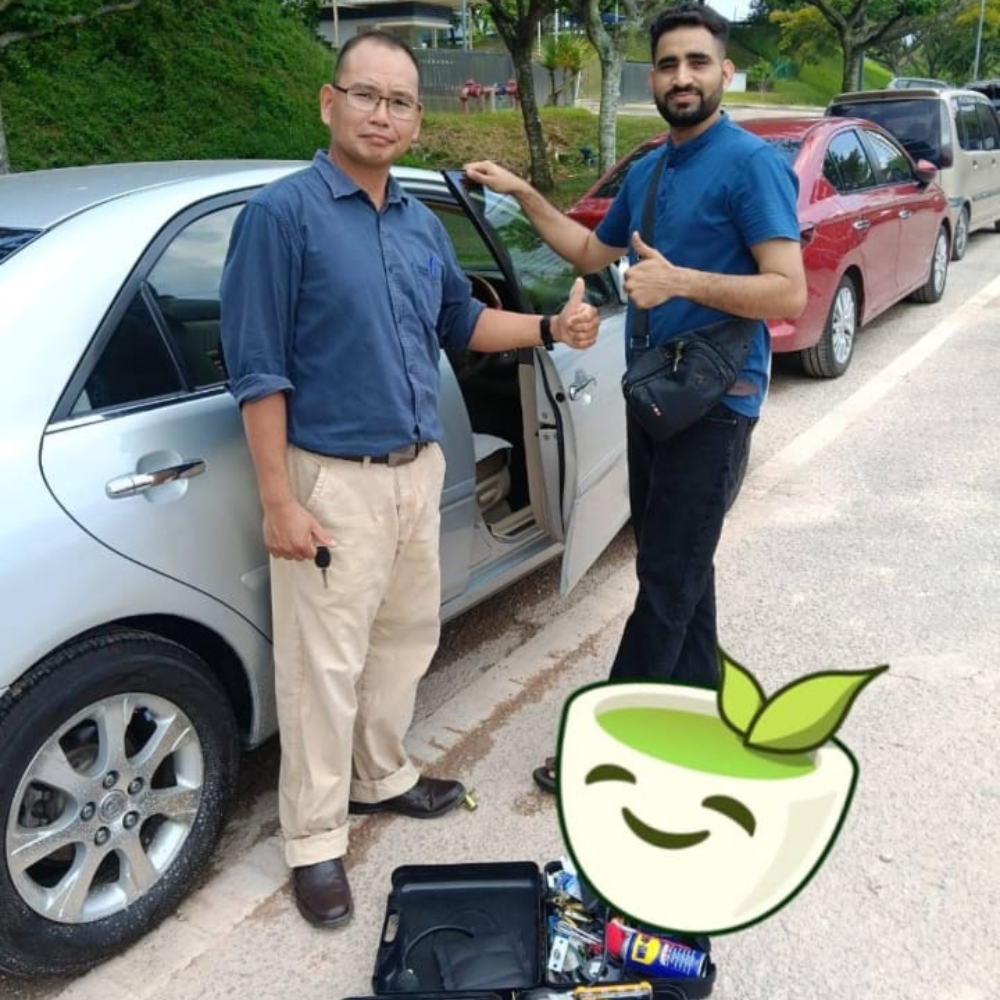 car key / cutting photo